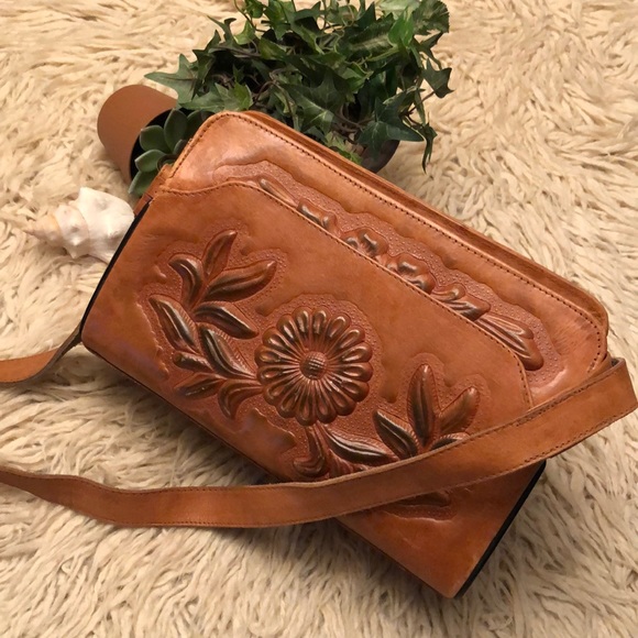 Vintage Handbags - Vintage Tooled Leather Shoulder Bag-Brown 11x8x4